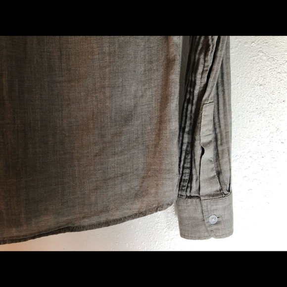 Steven Alan gray chambray button-up EUC - Picture 5 of 5